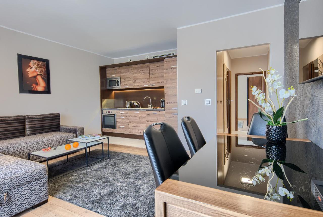 Apartment Alibi