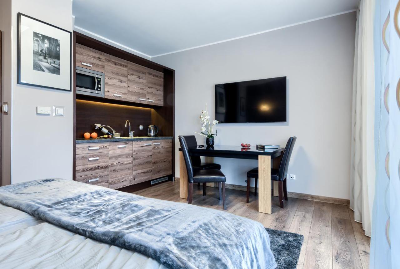Apartment Alibi *